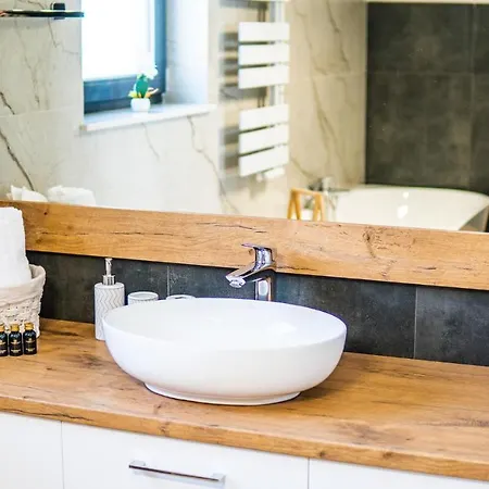 בית נופש Dom Nad Zatoka Oslonino